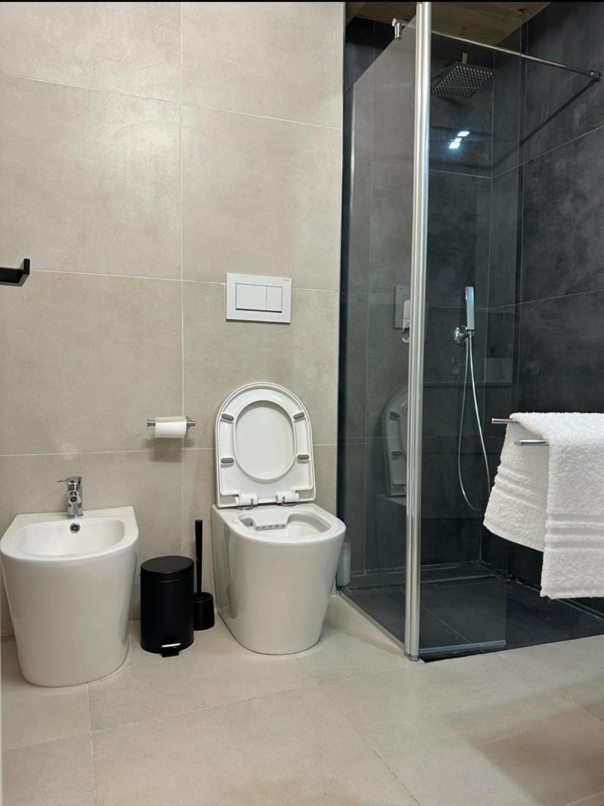 Mosaic Inn Генуя Екстер'єр фото